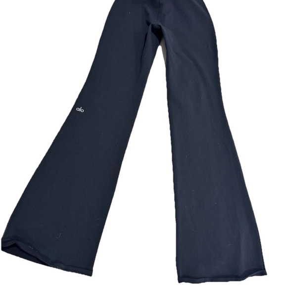 Alo Yoga Waist Cinching Black Flared Leggings Size Medium - Picture 9 of 9